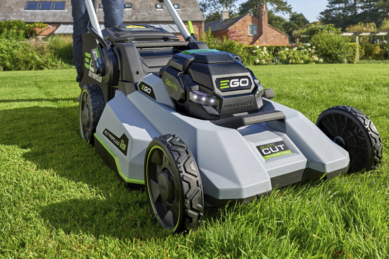 SPD_LM2135E-SP_EGOEU_MOWER_LIFESTYLE_01
